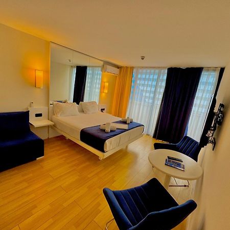 Vip Aparthotel Orbi City Sea View バトゥーミ エクステリア 写真