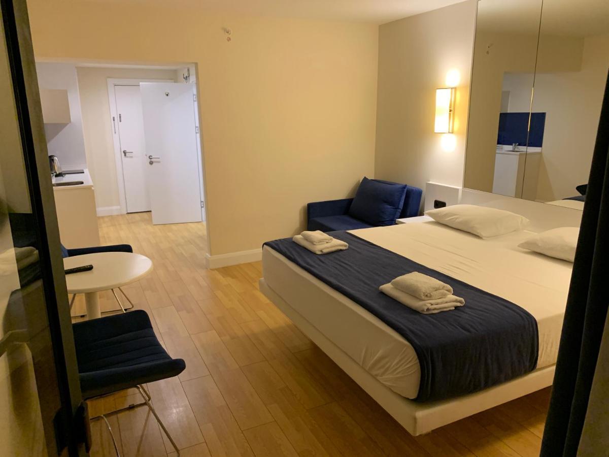 Vip Aparthotel Orbi City Sea View バトゥーミ エクステリア 写真
