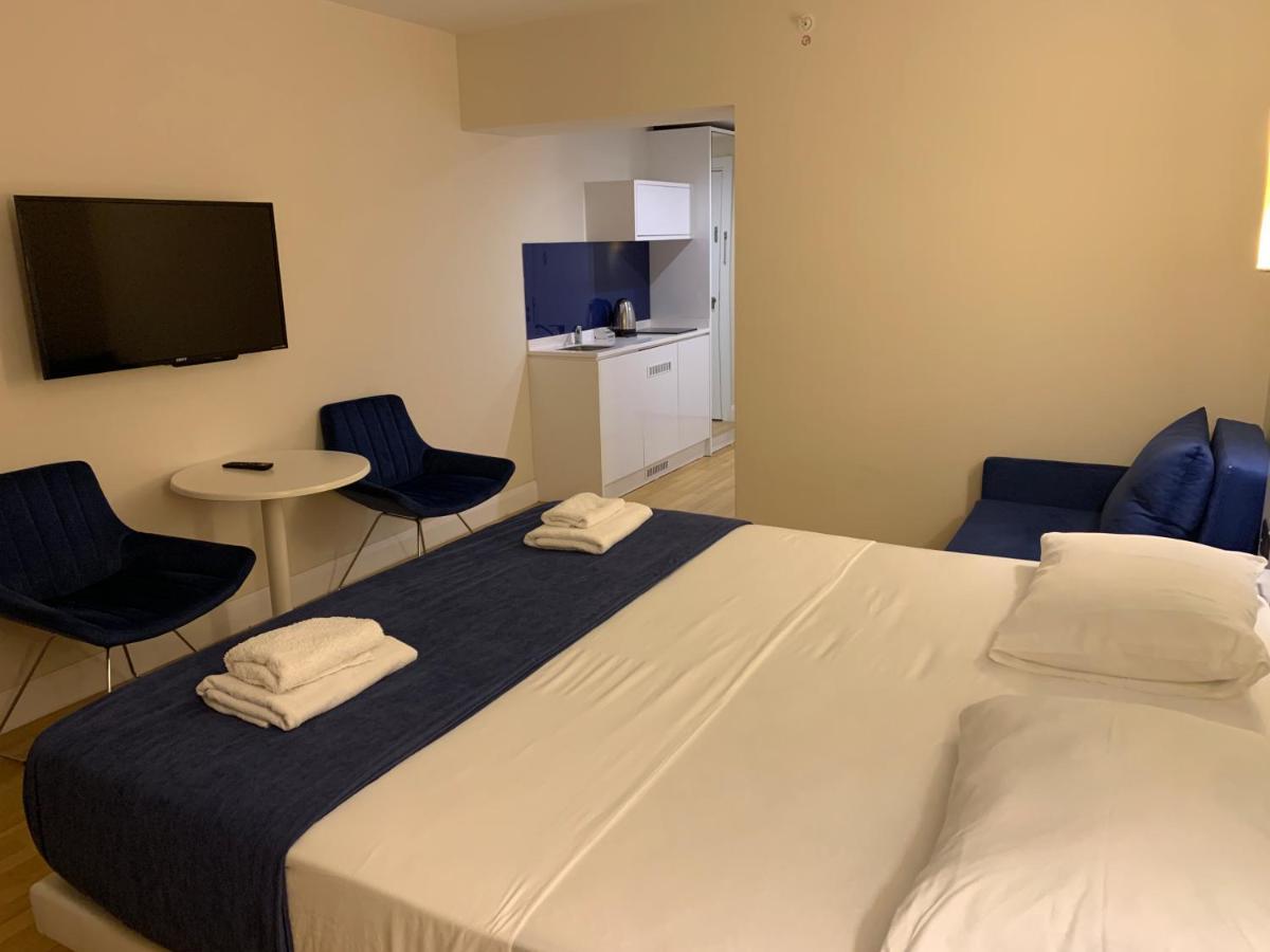 Vip Aparthotel Orbi City Sea View バトゥーミ エクステリア 写真