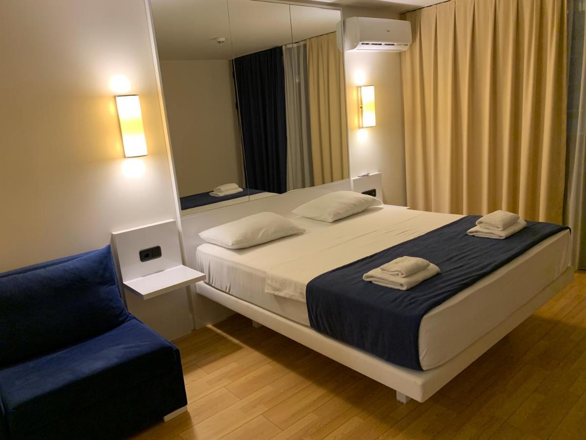Vip Aparthotel Orbi City Sea View バトゥーミ エクステリア 写真