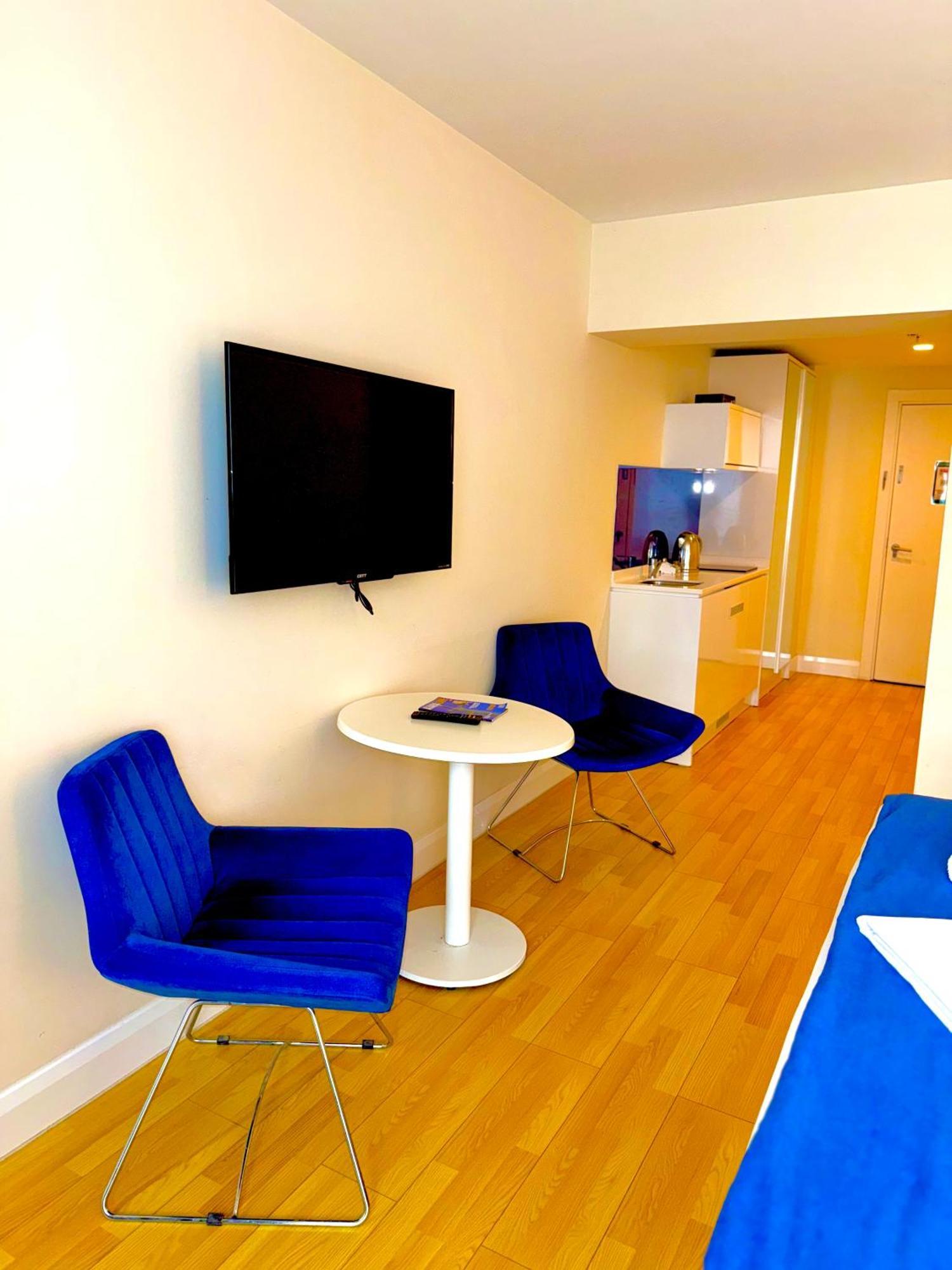Vip Aparthotel Orbi City Sea View バトゥーミ エクステリア 写真