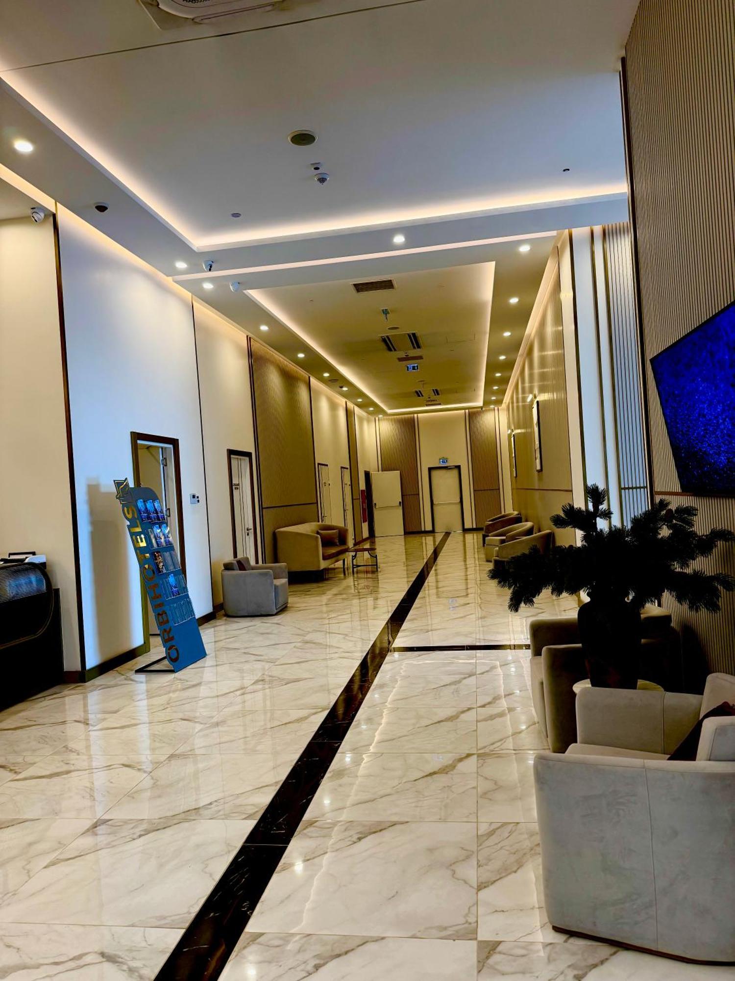 Vip Aparthotel Orbi City Sea View バトゥーミ エクステリア 写真